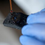 0413 SPONGE b إسفنجة نانوية لامتصاص بقع الزيت من الماء عدة مرات مجلة نقطة العلمية