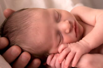 new born baby 1a دراسة تربط بين الولادة المبكرة والبكتيريا مجلة نقطة العلمية