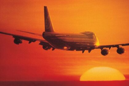 p01b0074 متى يمكننا إستخدام الأجهزة المحمولة أثناء رحلة جوية؟ مجلة نقطة العلمية