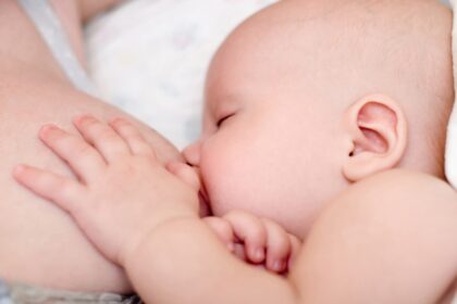 Baby Health Milk دراسة: حليب الأم يتغير حسب جنس المولود مجلة نقطة العلمية