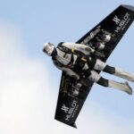 flying man عندما تلبس التكنلوجيا مجلة نقطة العلمية