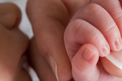 e1410353690345 هل نستطيع الولادة في الفضاء مجلة نقطة العلمية