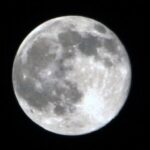 full moon 1 e1408694446371 لماذا للقمر شكل يشبه الليمون مجلة نقطة العلمية