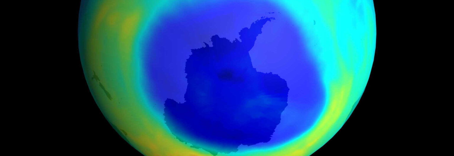 52001main ozone hires e1410434820514 ثقب الأوزون في طريقه للاختفاء مجلة نقطة العلمية