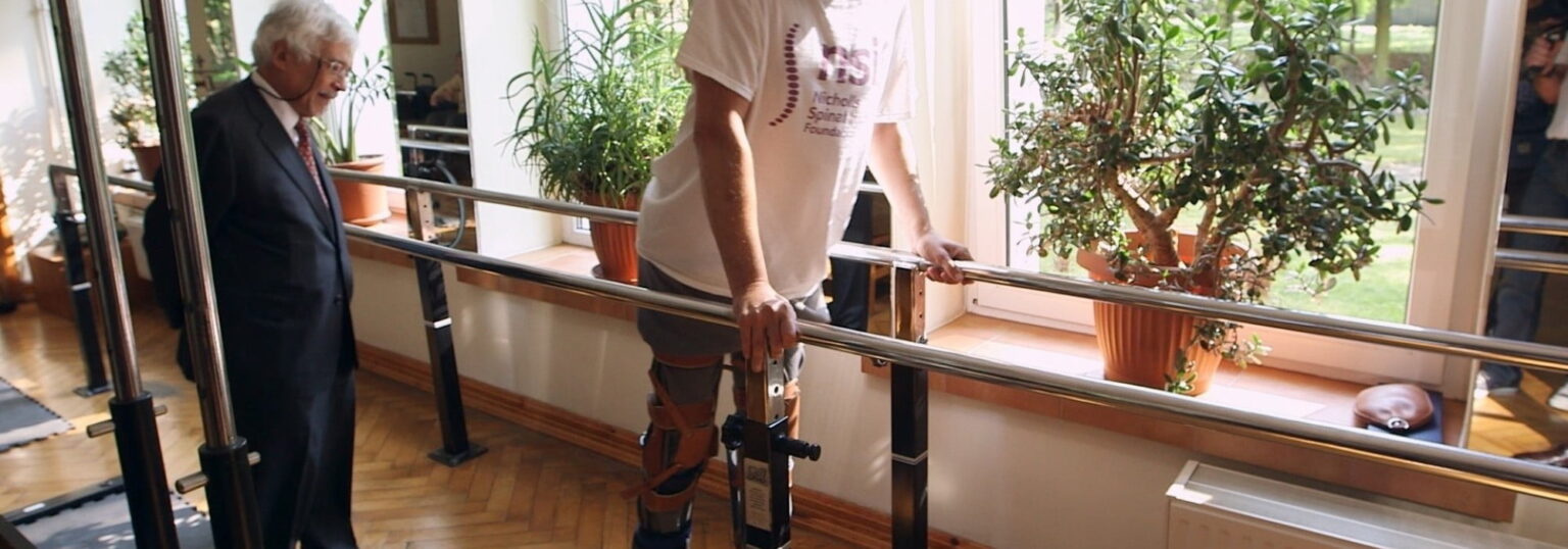 o PARALYSED MAN facebook e1414099945798 نجاح أول عملية لتوصيل أعصاب العمود الفقري مجلة نقطة العلمية