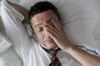 o STRESS AND SLEEP facebook e1412836764179 التشنجات أثناء النوم تنشط الدماغ مجلة نقطة العلمية