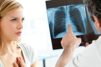 Asthma e1415752411355 الربو والانسداد الرئوى المزمن، أعراض متشابهه وعلاج مختلف مجلة نقطة العلمية