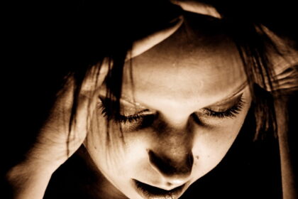 Migraine e1416020456789 النوبات العصبية والصداع النصفي مجلة نقطة العلمية