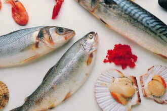 Seafood e1414838251995 زيت السمك قد يساعد في حل مشكلة عسر القراءة مجلة نقطة العلمية