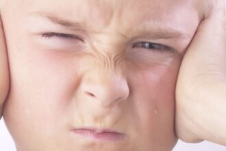 enfant colere31 e1415060547725 تقنية التحفيز الدماغي لعلاج متلازمة توريت مجلة نقطة العلمية
