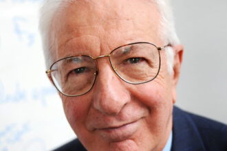 fcc27b63 6718 438e 9627 cefc8390495f 2060x1236 1 e1416180982484 الصحة النفسية في الطفولة مفتاح السعادة للمستقبل مجلة نقطة العلمية