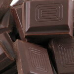 o DARK CHOCOLATE BAR facebook e1415323464712 لوح شكولاتة يومياً يغنيك عن زيارة الطبيب مجلة نقطة العلمية