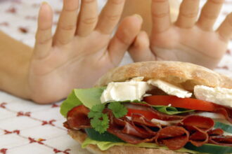 o LOW CARB DIET facebook e1415496432629 الحميات المنخفضة الكربوهيدرات هي الأفضل لصحة الجسم مجلة نقطة العلمية