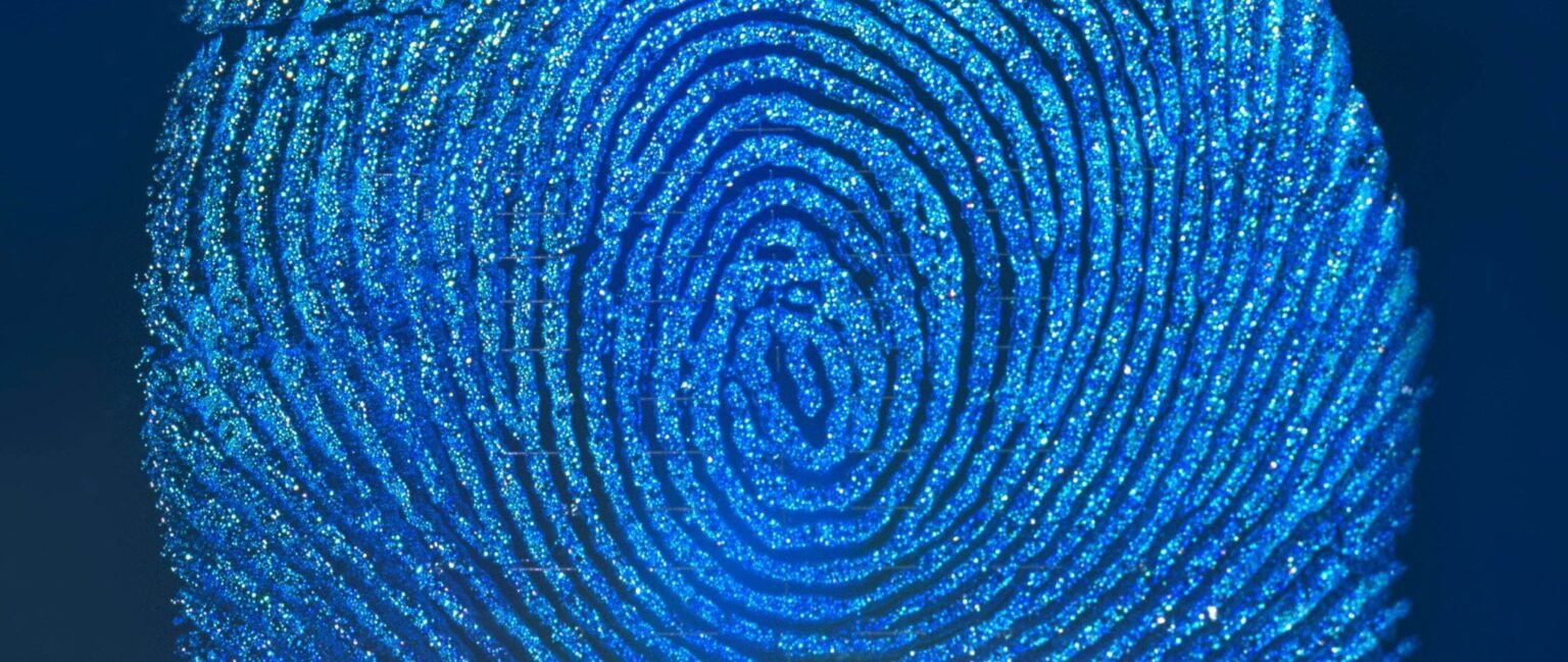 7e707c5c 3ad4 4e80 91f5 5c413c9c689c 2060x1236 e1419100094361 كيف تتطفل الشبكات الاجتماعية على خصوصيتك مجلة نقطة العلمية