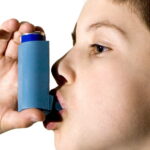 Asthma Boy 0000032415161 e1419280791948 مريض الربو والهروب من الروائح بين الوهم والحقيقة مجلة نقطة العلمية