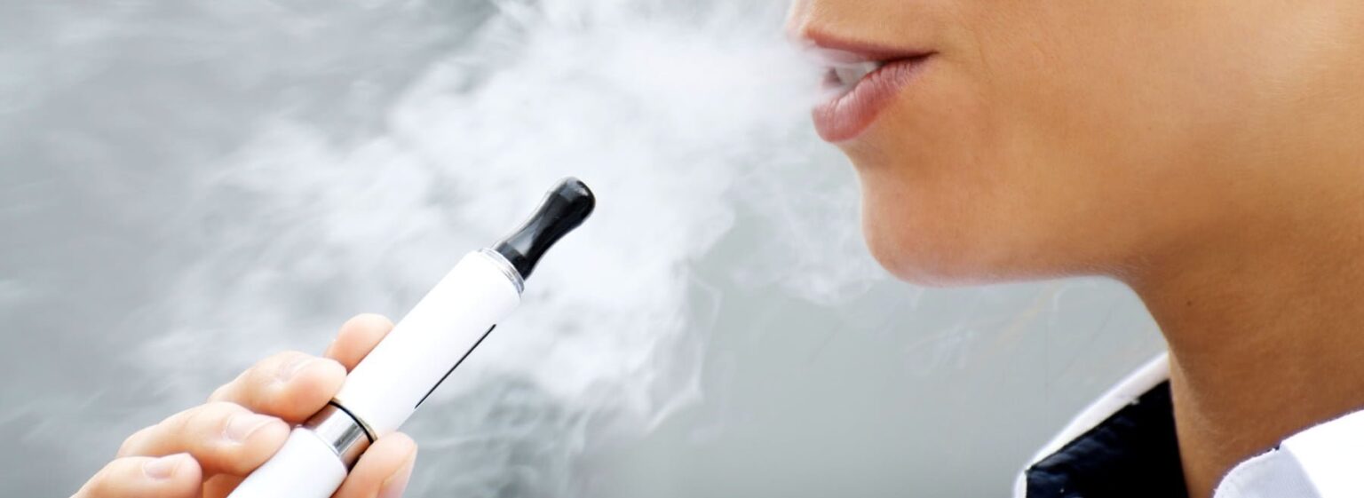 السجائر الالكترونية تحتوي على مواد مسرطنة 1 E cigarettes more or less effective than nicotine patches in study e1419775307527 السجائر الالكترونية تحتوي على مواد مسرطنة مجلة نقطة العلمية