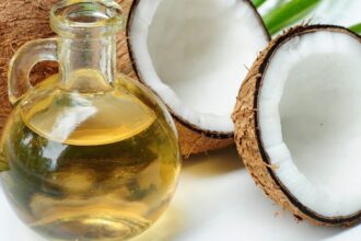 o ACEITE COCO facebook e1417652103866 زيت جوز الهند فوائد جمة للجسم والدماغ مجلة نقطة العلمية