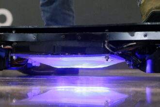 real hoverboard newb 1 e1418414806103 أفضل 24 اختراع لعام 2014 مجلة نقطة العلمية