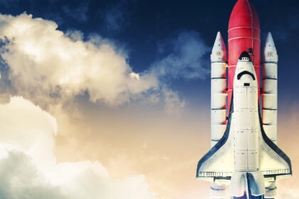 rocket launch ibor april20141 e1417562000162 دراسة: فضلات رواد الفضاء وقود عودتهم إلى الأرض مجلة نقطة العلمية