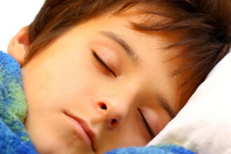 sleep difficulties children trauma e1417653002712 قلة النوم تؤدي لأمراض القلب والسكر مجلة نقطة العلمية