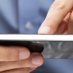 smartphone bring your own device business man apps security e1419586927496 تغيرات دماغية كبيرة لمستخدمي الهواتف الذكية مجلة نقطة العلمية