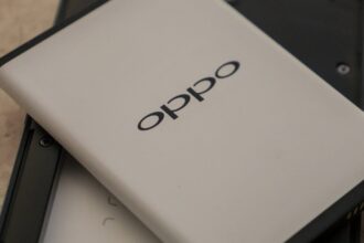Oppo Find 7 Battery 1190602 e1424119678230 إيجاد حلول لمشكلة عمر بطاريات الهواتف الذكية مجلة نقطة العلمية
