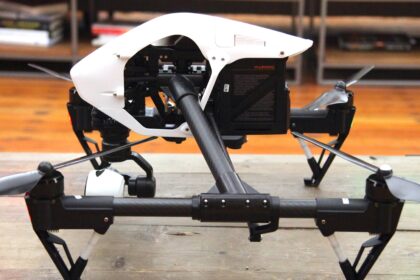 img 5933 e1423082918529 أحدث طائرات التحكم عن بعدللأماكن المغلقة مجلة نقطة العلمية