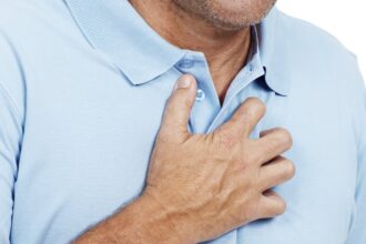 o MAN HEART ATTACK facebook e1424726890889 اكتشاف واعد لعلاج النوبات القلبية والسكتة والإصابات الدماغية مجلة نقطة العلمية