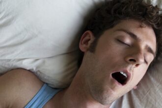 o SLEEP APNEA MYTHS facebook e1424029843478 توقف التنفس أثناء النوم لمرضى السكر نوع 2 مجلة نقطة العلمية