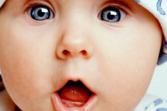 Teach Babies New Things by Surprising Them e1431718679170 الأطفال يتعلمون بشكل أفضل عندما يواجهون أحداثاً غير متوقعة مجلة نقطة العلمية
