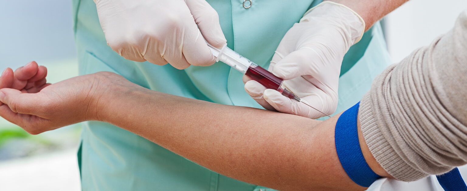 اختبار جديد للدم قادر على اكتشاف السرطان 1 blood test e1432329112648 اختبار جديد للدم قادر على اكتشاف السرطان مجلة نقطة العلمية