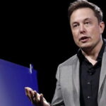 elon musk 296 e1430982059601 وداعا لمشاكل الكهرباء: تسلا ترفع الستار عن بطارية شمسية ثورية مجلة نقطة العلمية