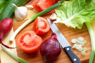 vegetables1 e1430943513616 الحمية الغنية بالألياف تخفض عوامل خطر سرطان القولون خلال أسبوعين فقط مجلة نقطة العلمية