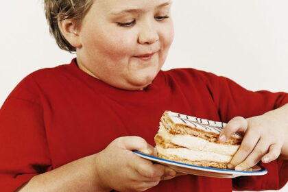 1304085162bbe669709Child e1434054449318 انخفاض معدل الرضاعة الطبيعية يزيد من خطر إصابة الأطفال بالسمنة مجلة نقطة العلمية