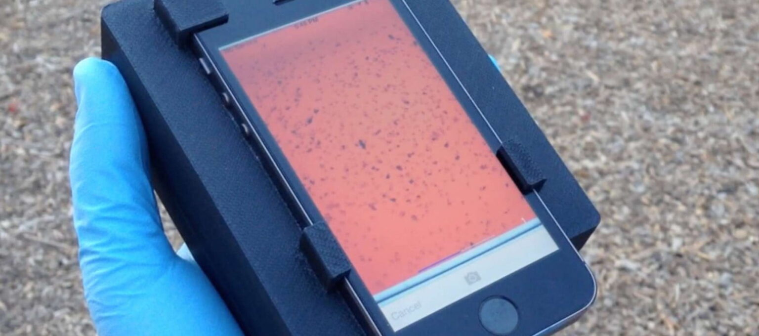 CellScope Loa e1434571813911 استخدام الهواتف الذكية كأداة مجهرية لاكتشاف وجود الطفيليات في الدم مجلة نقطة العلمية