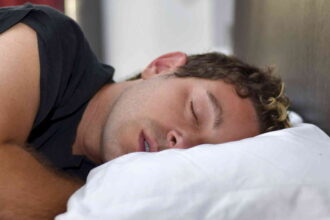Sleeping Positions feature أفضل وأسوأ وضعيات النوم مجلة نقطة العلمية