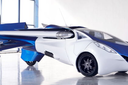 am foto 01 1 e1434218144740 (AeroMobil) الطائرة التي تحول نفسها إلى سيارة مجلة نقطة العلمية