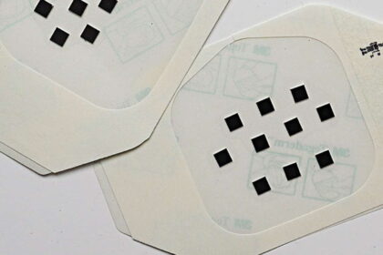 needle free vaccines e1435593226486 رقعة طبية تدخل اللقاحات إلى الجسم بدون الحاجة إلى وخز الإبر مجلة نقطة العلمية