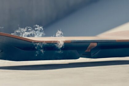lexus hoverboard ft e1439189327159 أخيراً ظهور لوح ليكزس الطائر مجلة نقطة العلمية