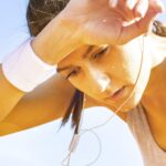 sweating 1 2716 1810 90 e1439662305300 رائحة عرقك تكشف الكثير عن شخصيتك ومشاعرك مجلة نقطة العلمية