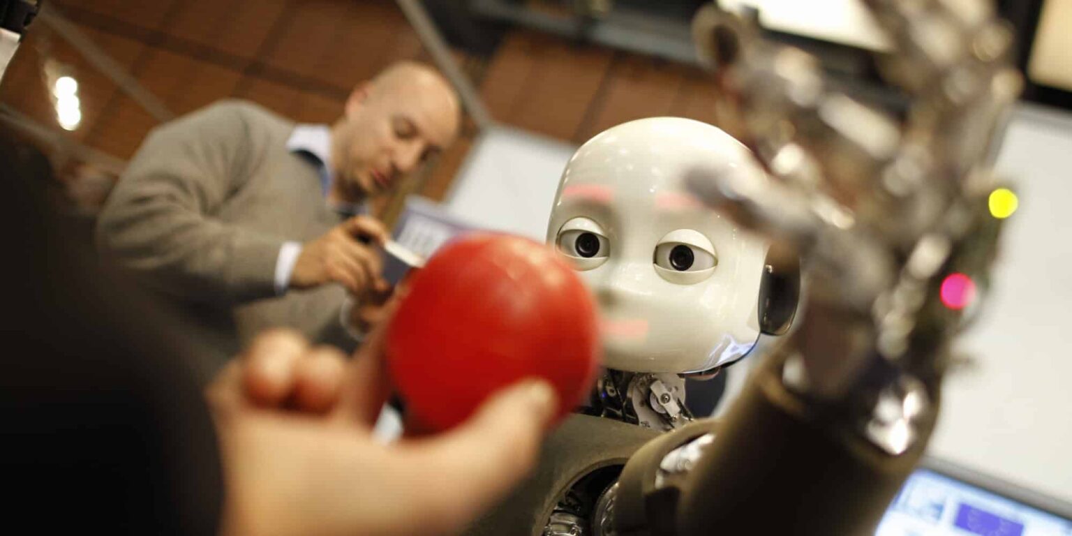 o ARTIFICIAL INTELLIGENCE facebook العلماء يبتكرون روبوتاً يماثل في ذكائه طفلاً في الحضانة مجلة نقطة العلمية