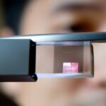 google glass 20130730 211996970 e1452335603806 أفضل 8 اختراعات قابلة للارتداء ظهرت العام الماضي مجلة نقطة العلمية