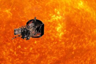 nasa hopes make history with latest mission sun e1534253517452 مسبار باركر الفضائي: رحلة البشرية لملامسة الشمس مجلة نقطة العلمية