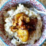 bananas foster oatmeal 011 e1537082869868 عشرة أطعمة غنية بالألياف يحبها طفلك وتجنبه الإمساك ومشاكل المعدة مجلة نقطة العلمية