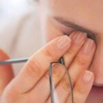 bigstock eye strain glasses tired 68342218 e1541659513700 إليك بعض النصائح للحفاظ على عينيك في صحة جيدة مجلة نقطة العلمية