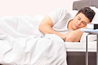 160722171613 man sleeping full 169 e1544217389903  ماذا يحدث لنا أثناء النوم ؟ مجلة نقطة العلمية