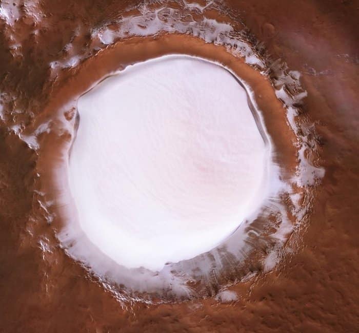 جليد على سطح المريخ