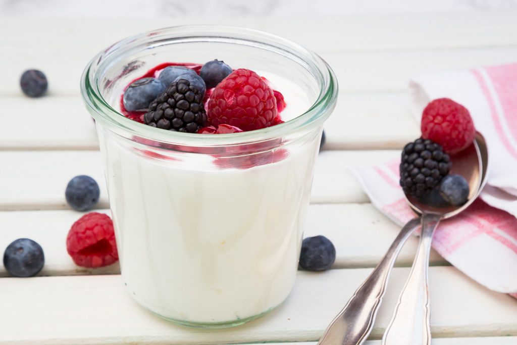 Berries Nondairy Yogurt مجلة نقطة العلمية