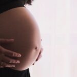 pregnant woman دراسة جديدة: المستقلبات غير الطبيعية لدى الحوامل قد تسبب التوحد مجلة نقطة العلمية