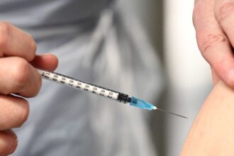 covid vaccine لقاح كورونا قد يتسبب في اضطراب نادر في الدم مجلة نقطة العلمية